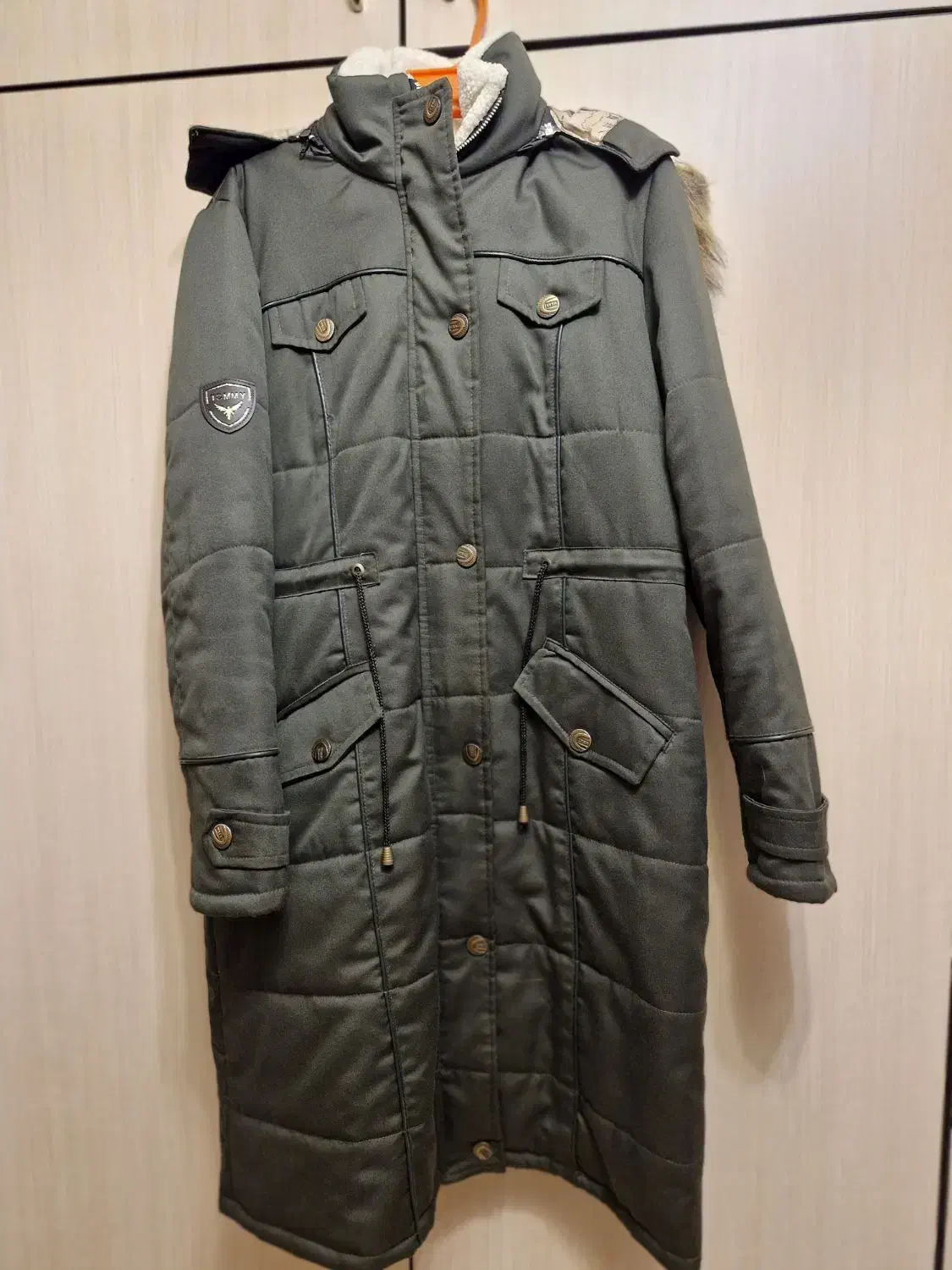 دو عدد پالتو|لباس|ارومیه, |دیوار