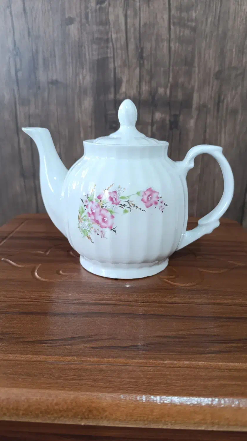 قوری. سالم|قوری، کتری، قهوهساز دستی|گنبد کاووس, |دیوار