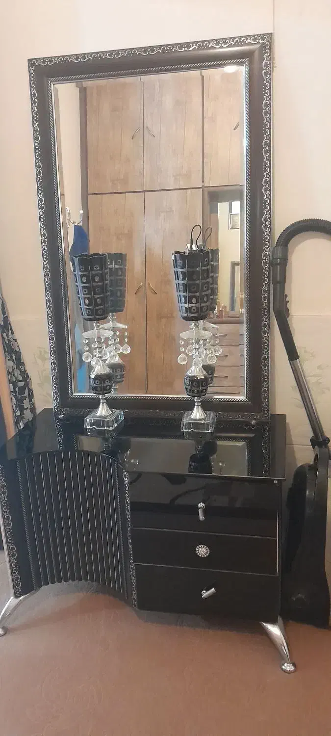 اینه شمعدون درحدنو سالم مناسب جهیزیه|بوفه، ویترین، کنسول|مشهد, ترمینال|دیوار