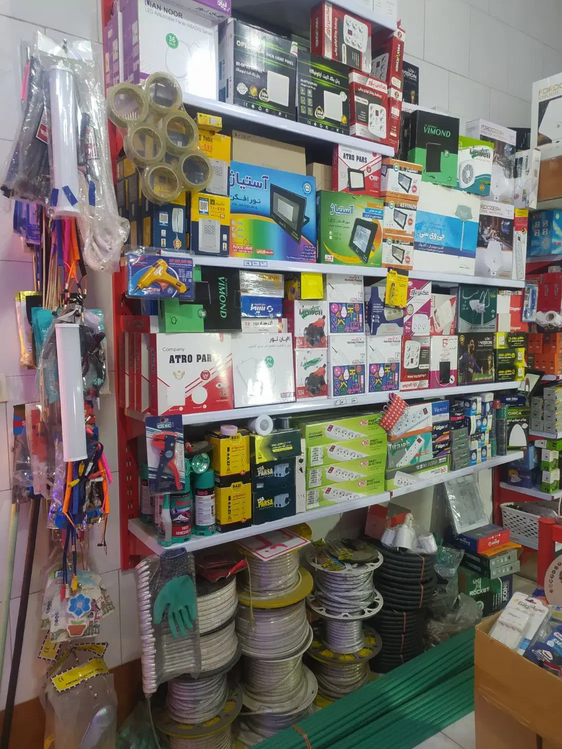 واگذاری لوازم مغازه الکتریکی|فروشگاه و مغازه|مرند, |دیوار