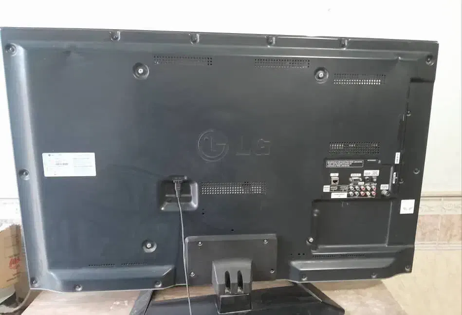 تلویزیون ال ای دی 43 اینج|تلویزیون و پروژکتور|زرند, |دیوار