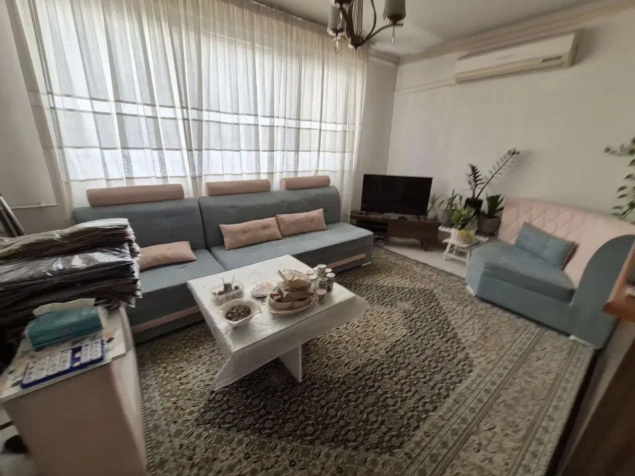 مبلمان ۷ نفره با یک میز بزرگ|مبلمان خانگی و میز عسلی|مشهد, کوثر|دیوار