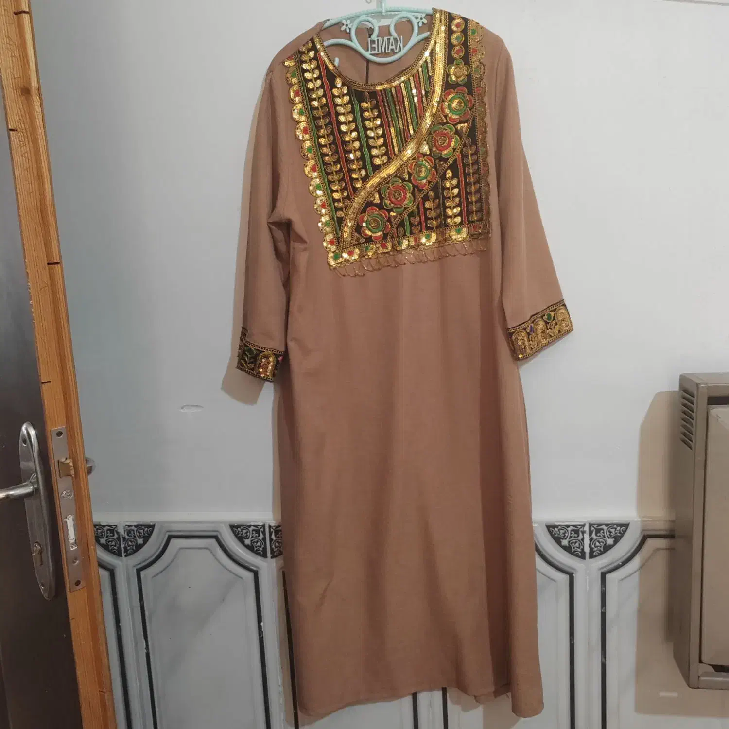 مانتو نو|لباس|یاسوج, |دیوار