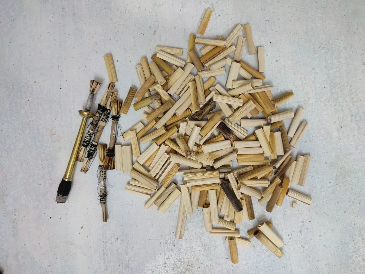 قمیش کرنا و سرنا|سازهای بادی|خمینیشهر, |دیوار