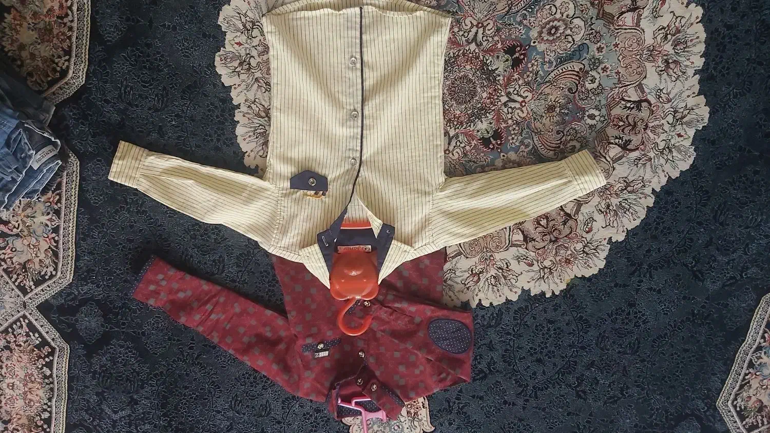 تعدادی لباس وشلوار سایز ۳تا ۴ سال دونه ای ۱۰۰|کفش و لباس بچه|شیراز, کاراندیش|دیوار