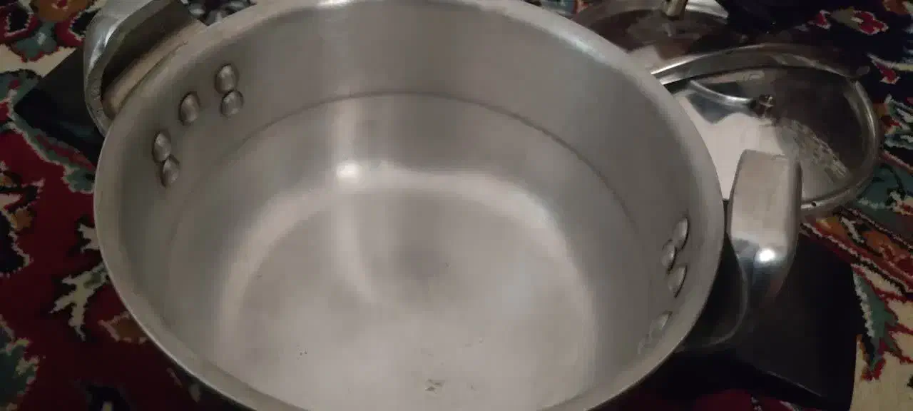 زود پز|ظروف پخت‌وپز|مشهد, مقدم|دیوار