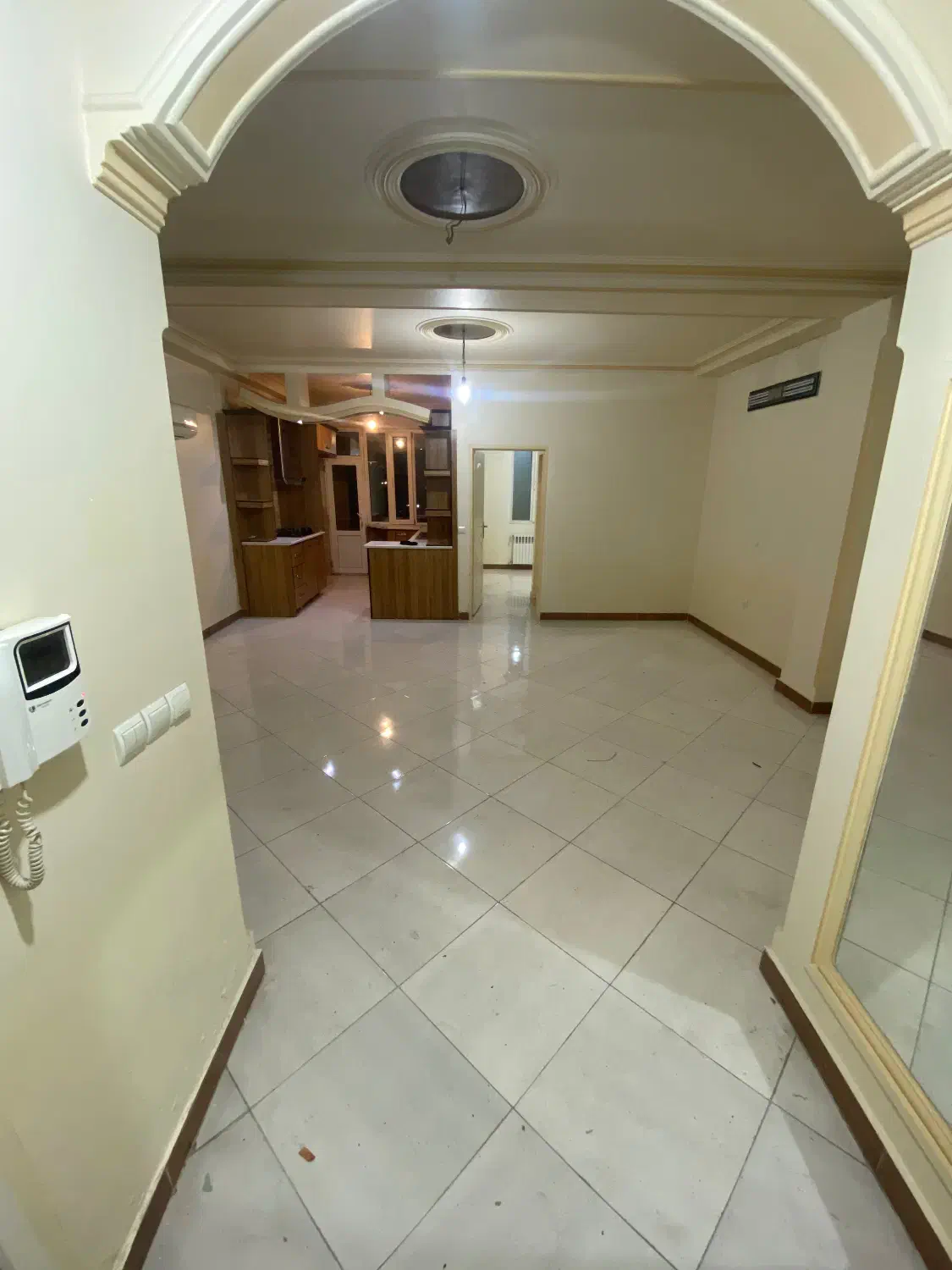 آپارتمان ۶۳متری بلور سازی