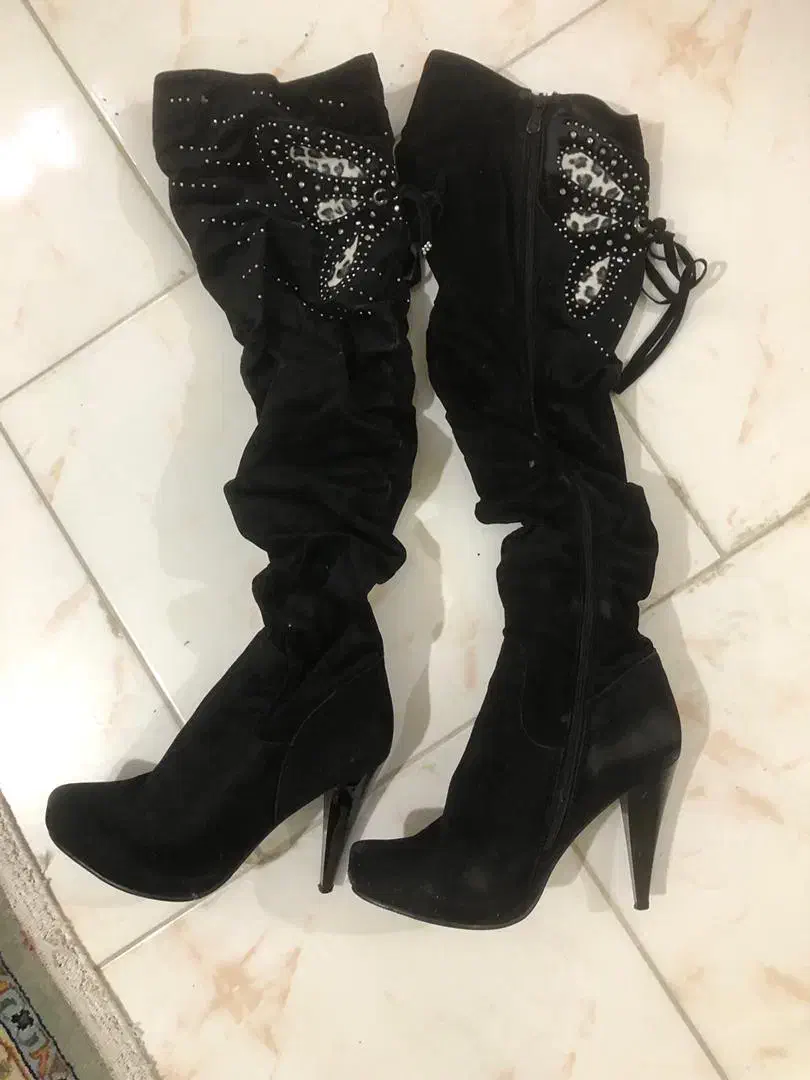 بوت زنانه سایز ۳۹ ، پاشنه بلند، کمی دست دوم|کیف، کفش، کمربند|پردیس, فاز ۱۱|دیوار