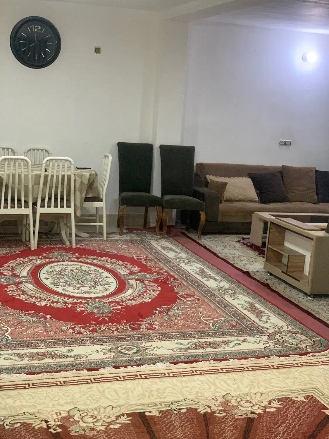 سوییت در نزدیکی برج قابوس و میدان مرکزی|اجارهٔ کوتاه‌مدت آپارتمان و سوئیت|گنبد کاووس, |دیوار