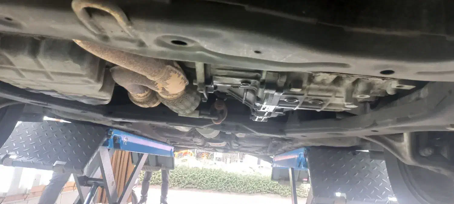 ازرا ۲۰۰۹ فول وارداتی داخل کرم|خودرو سواری و وانت|رشت, منظریه|دیوار