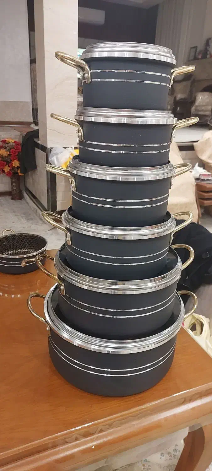 سرویس ۱۴ تکه قابلمه ماهیتابه تفلون نسوز نو نو|ظروف پختوپز|شیراز, مسلم|دیوار