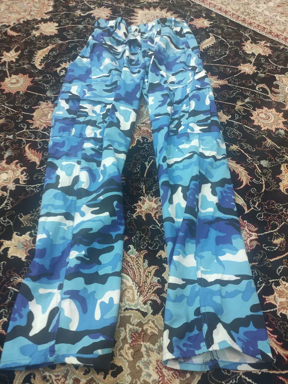 لباس نظامی نیرو هوایی ارتش|لباس|شیراز, میدان قائم|دیوار