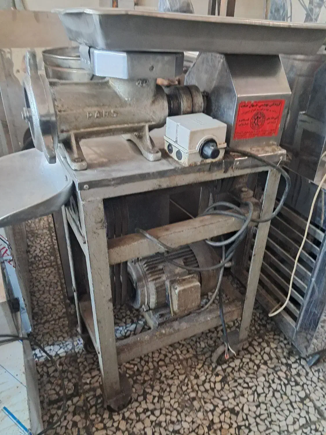 چرخ گوشت ۴۲ صنعتی مارک پارس|کافیشاپ و رستوران|خمینیشهر, |دیوار