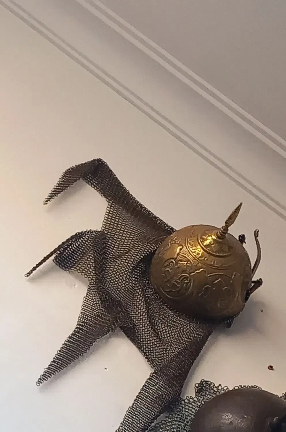 کلاه برنز برنجی نسبتا قدیمی وسنگین|کلکسیون اشیاء عتیقه|کهک, |دیوار