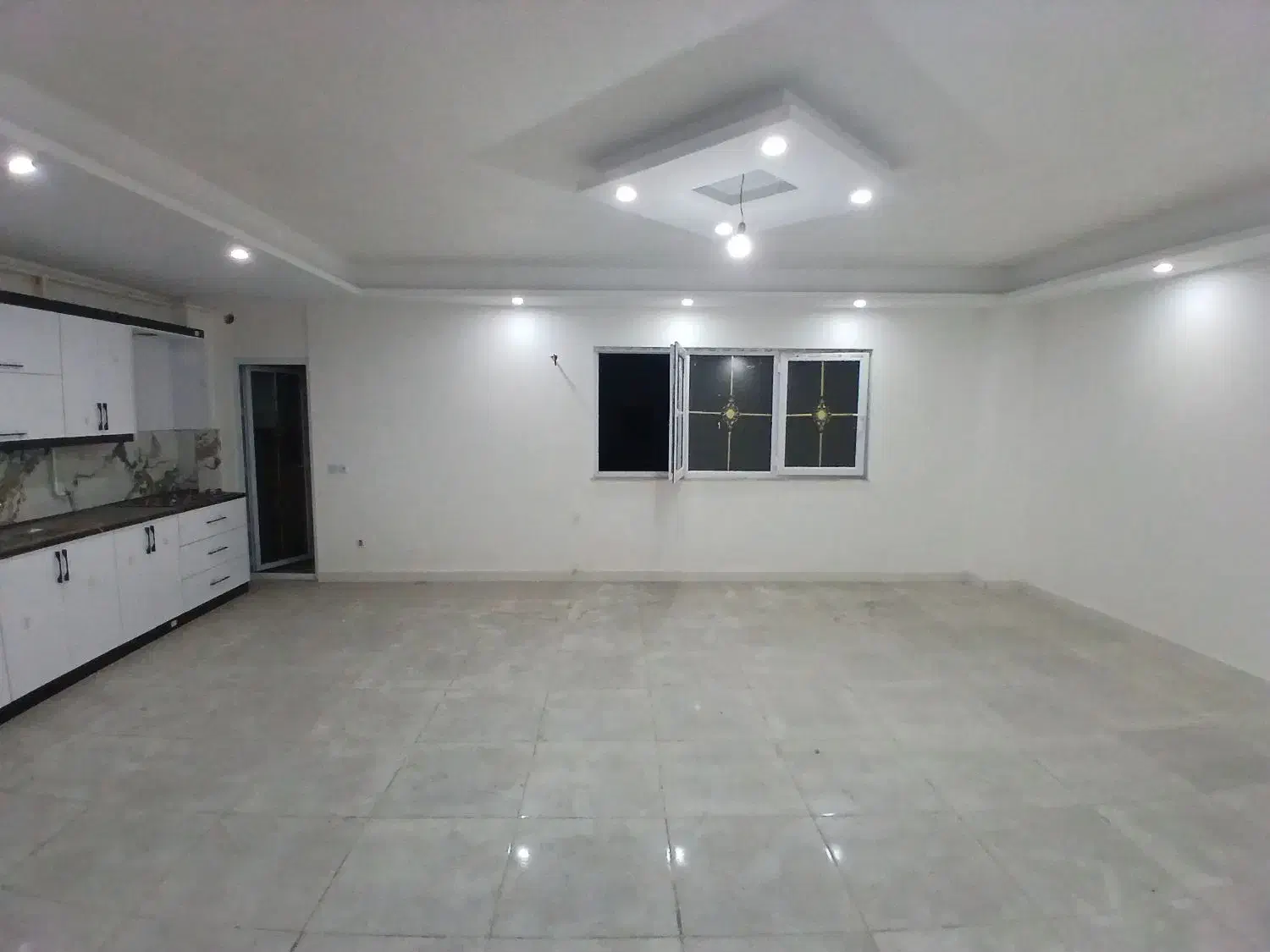 فروش واحد ۹۴ متری نو ساخت مرکز شهر|فروش آپارتمان|صومعهسرا, |دیوار