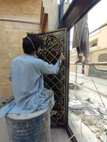 خدمات رنگ آمیزی درب حیاط و ساختمان|خدمات پیشه و مهارت|زاهدان, |دیوار