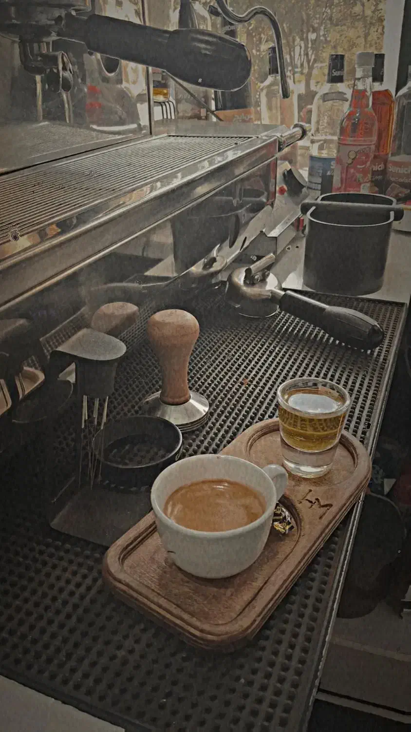 کاردرکافه کیانشهر|استخدام خدمات فروشگاه و رستوران|تهران, کیانشهر|دیوار