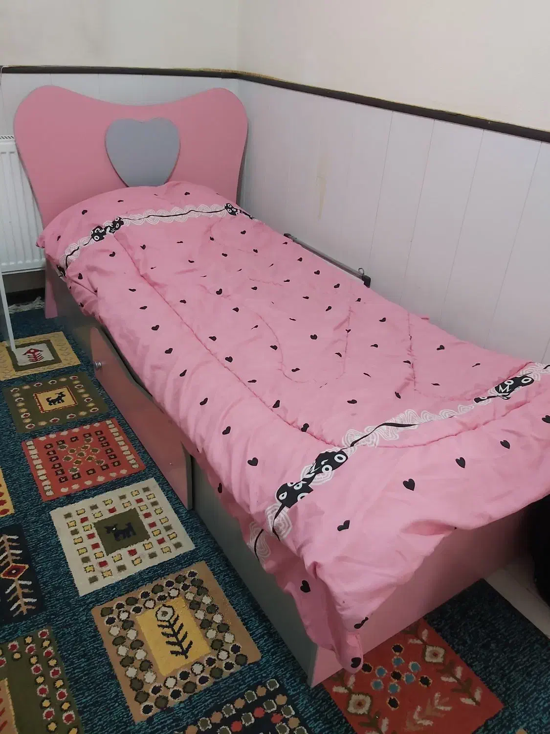 تخت یک نفره|تخت و سرویس خواب|شاهین‌شهر, فیض|دیوار