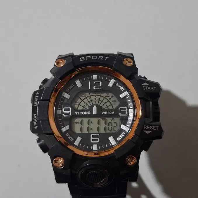 ساعت مچی دیجیتال|ساعت|نیشابور, هفده شهریور|دیوار