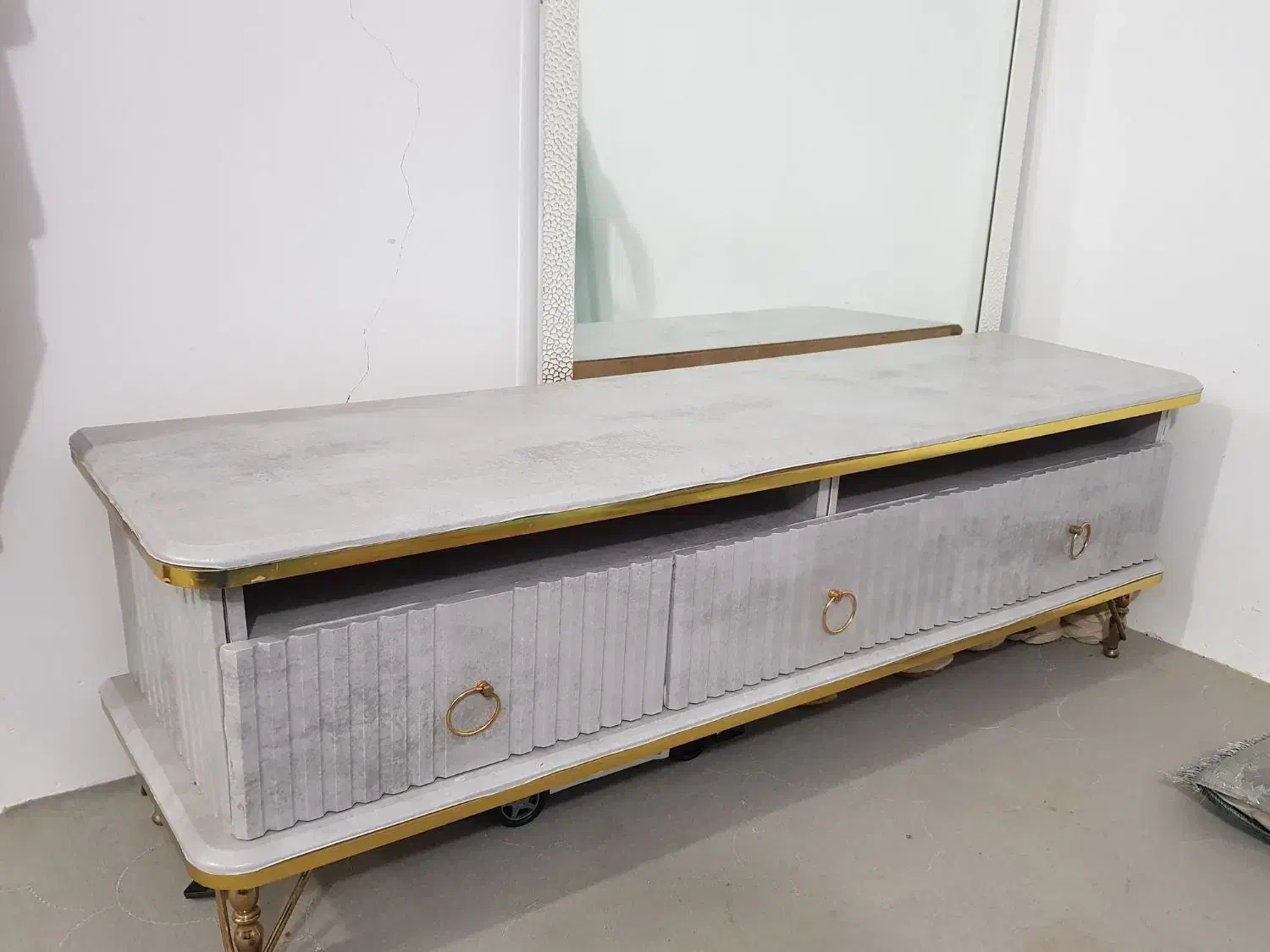 زیر تلویزیونی|میز تلویزیون|درگهان, |دیوار