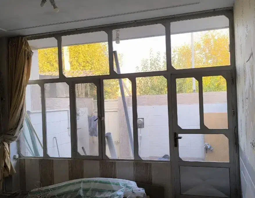 در و پنجره آلومینیوم به همراه درب توری|مصالح و تجهیزات ساختمان|لنجان, |دیوار