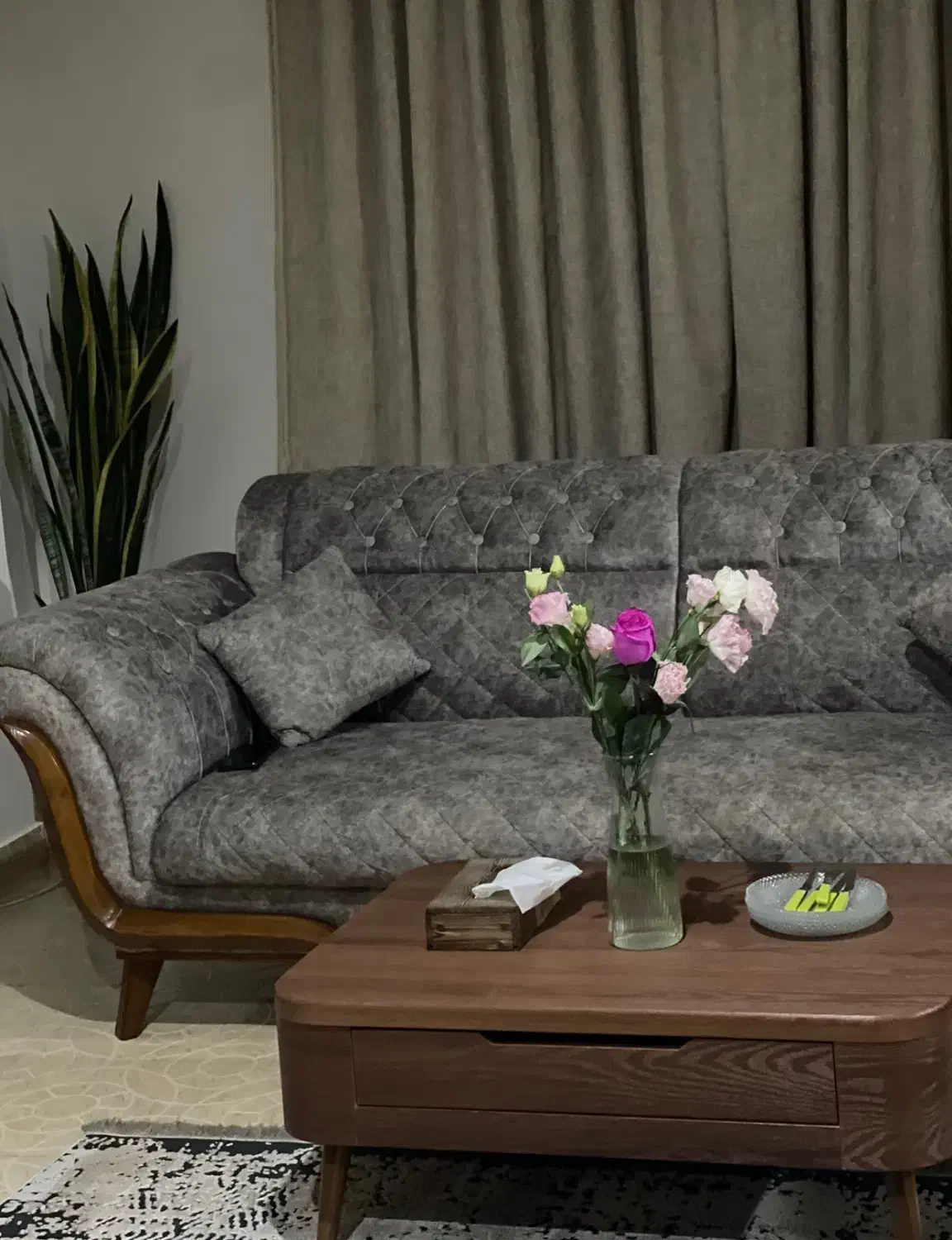 مبلمان هفت نفره بسیار شیک و تمیز|مبلمان خانگی و میز عسلی|ساری, |دیوار