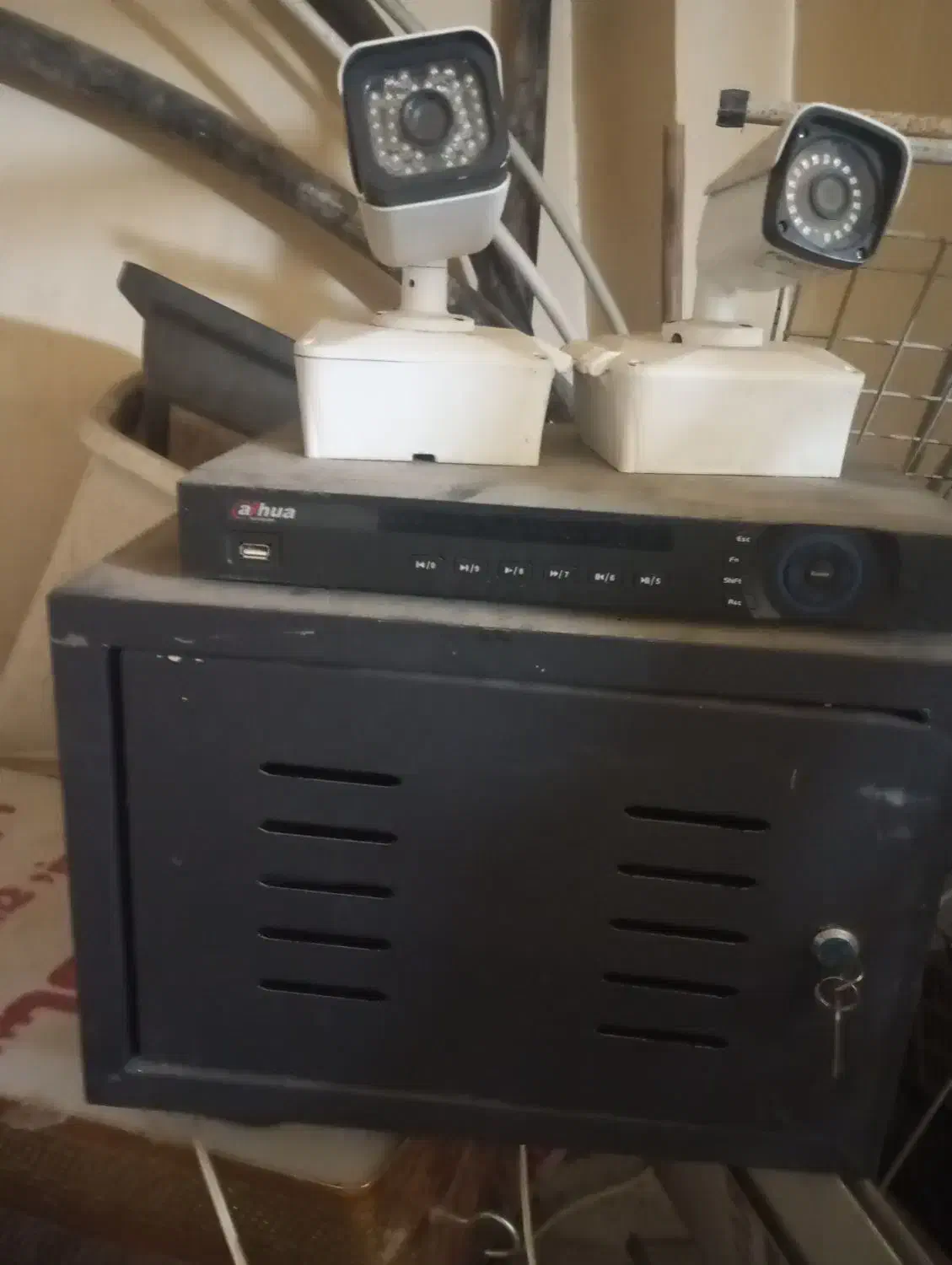 فروش دوربین با دو عدد چشم|دوربین مداربسته|زیباشهر, |دیوار