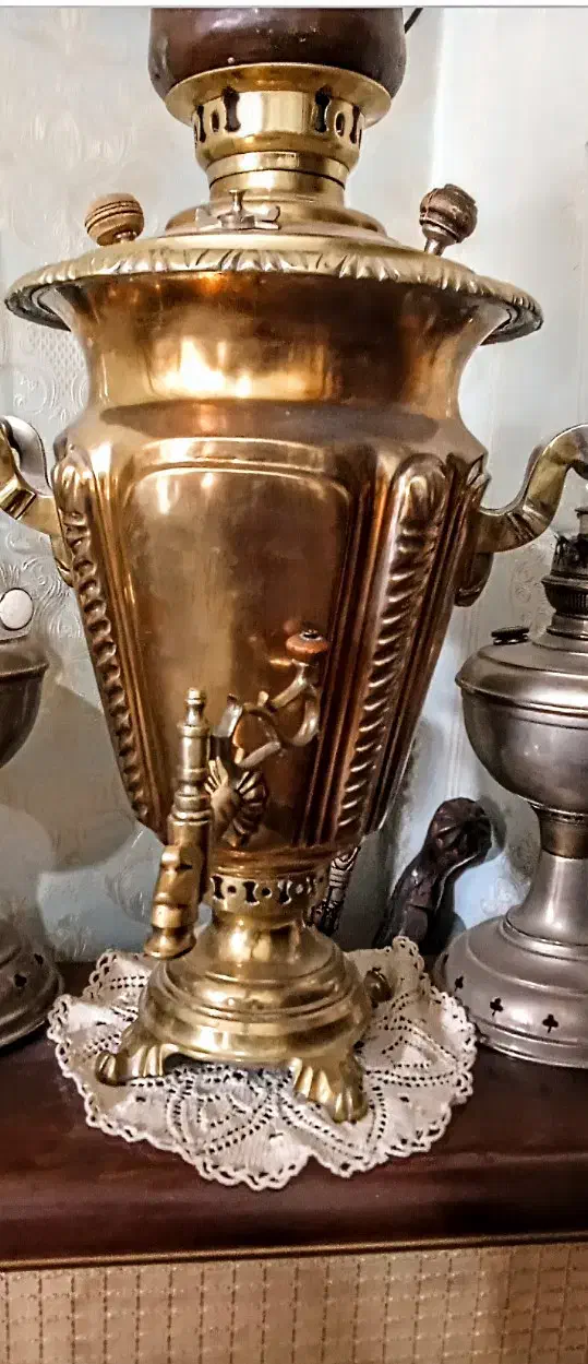 سماورذغالی تراشدارروس وسینی قلمدارومشربه قاجارظروف|کلکسیون اشیاء عتیقه|زنجان, |دیوار