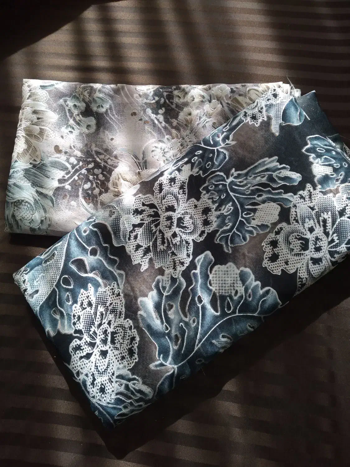 چادر نمازی برجسته|لباس|فردیس, فردیس|دیوار