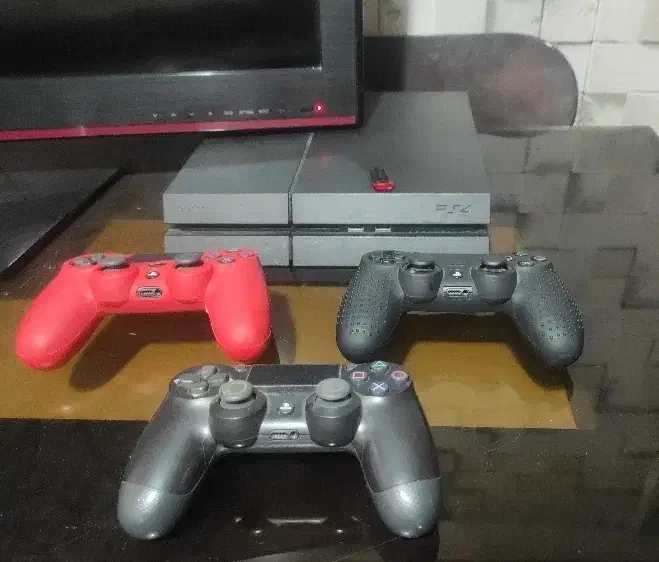 پلی استیشن 4 . fat.500g|کنسول، بازی ویدئویی و آنلاین|مشهد, فاطمیه|دیوار