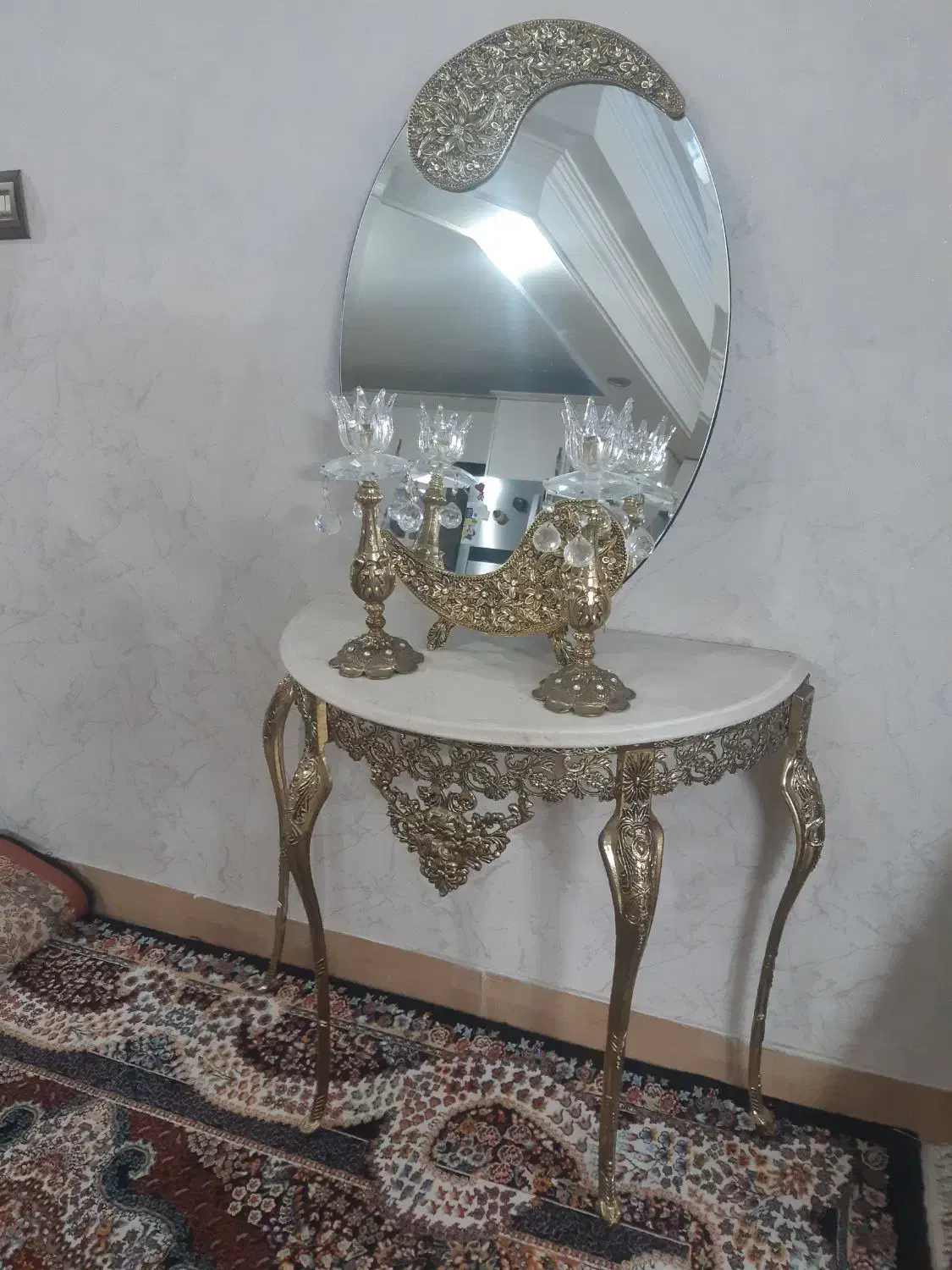 آینه شمعدان برنز به همراه میز|آینه|کرج, حصارک بالا|دیوار