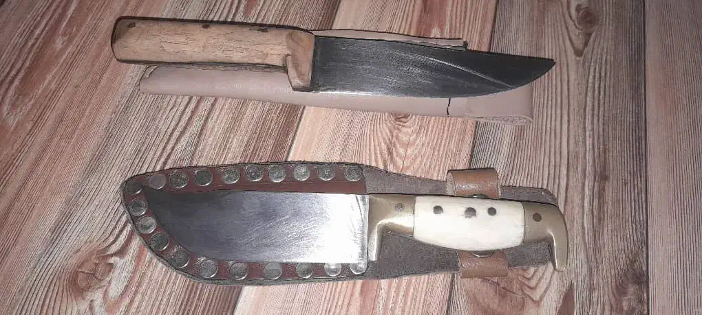 دو عدد چاقوی تمیز وسالم|ظروف پخت‌وپز|گرگان, |دیوار