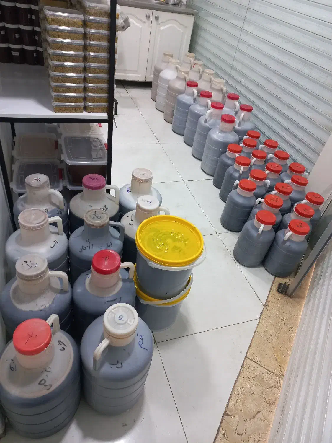 شیره خرما انگور چهار شیره سنتی (۸۰)تولیدکننده سنتی|عمدهفروشی|قم, دانش|دیوار