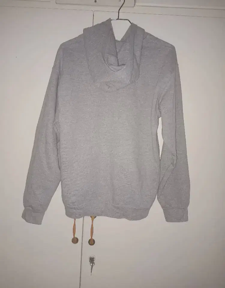 هودی|لباس|تهران, وردآورد|دیوار