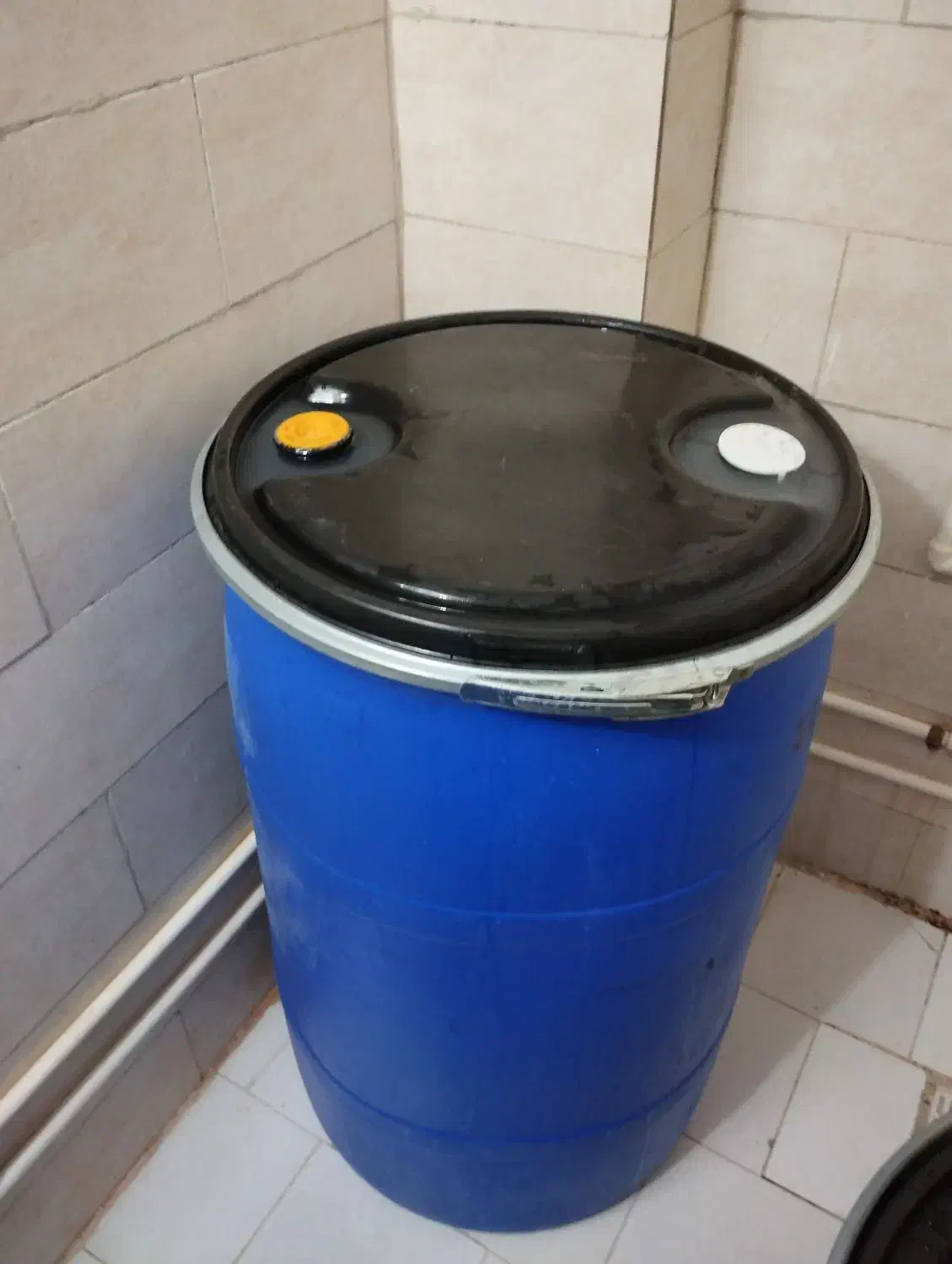 بشکه سالم نو|ظروف نگهدارنده، پلاستیکی، یکبارمصرف|فشاپویه, |دیوار