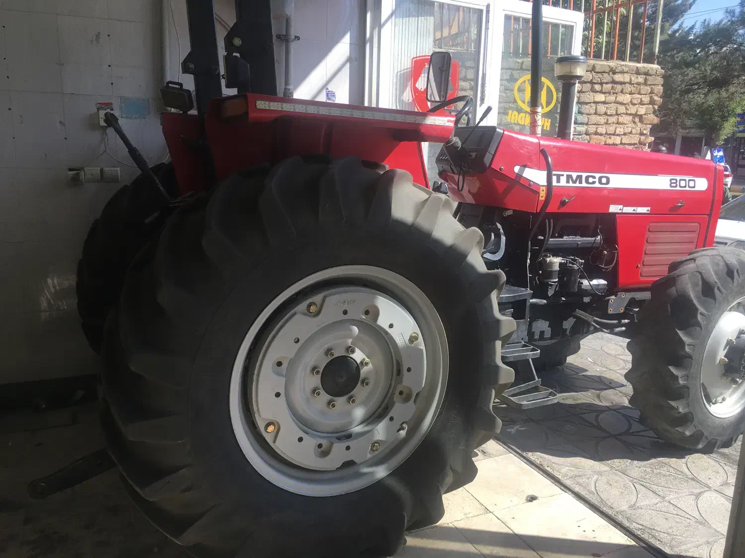 تراکتور ۸۰۰مدل ۹۷ درجه یک|خودرو سنگین|کرمانشاه, |دیوار