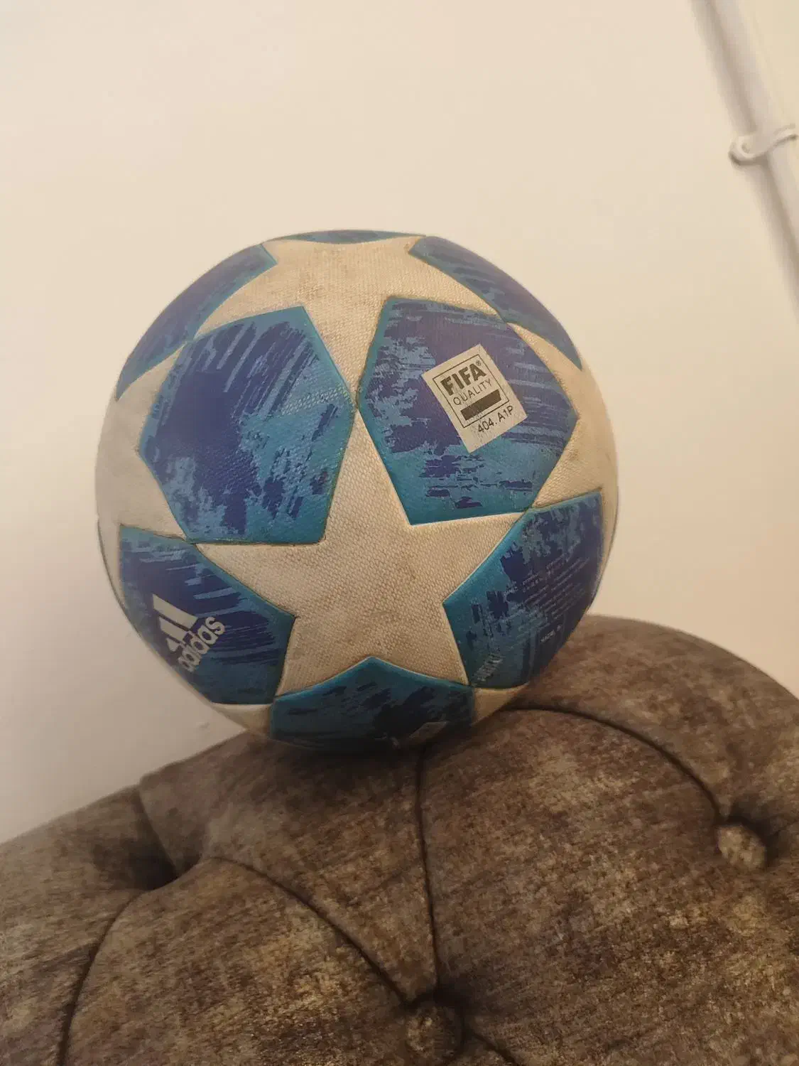 توپ فوتبال کاملا سالم و استفاده نشده|ورزشهای توپی|بندر امام خمینی, |دیوار