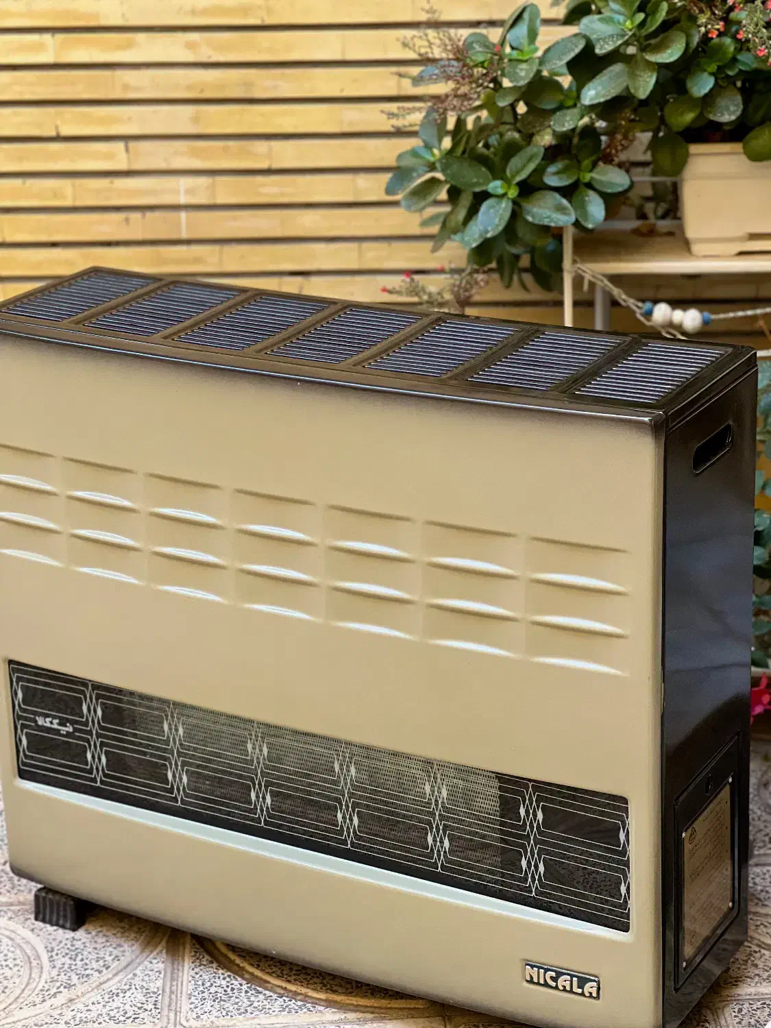 بخاری گازی بزرگ ۱۶ هزار|بخاری، هیتر، شومینه|خوی, |دیوار