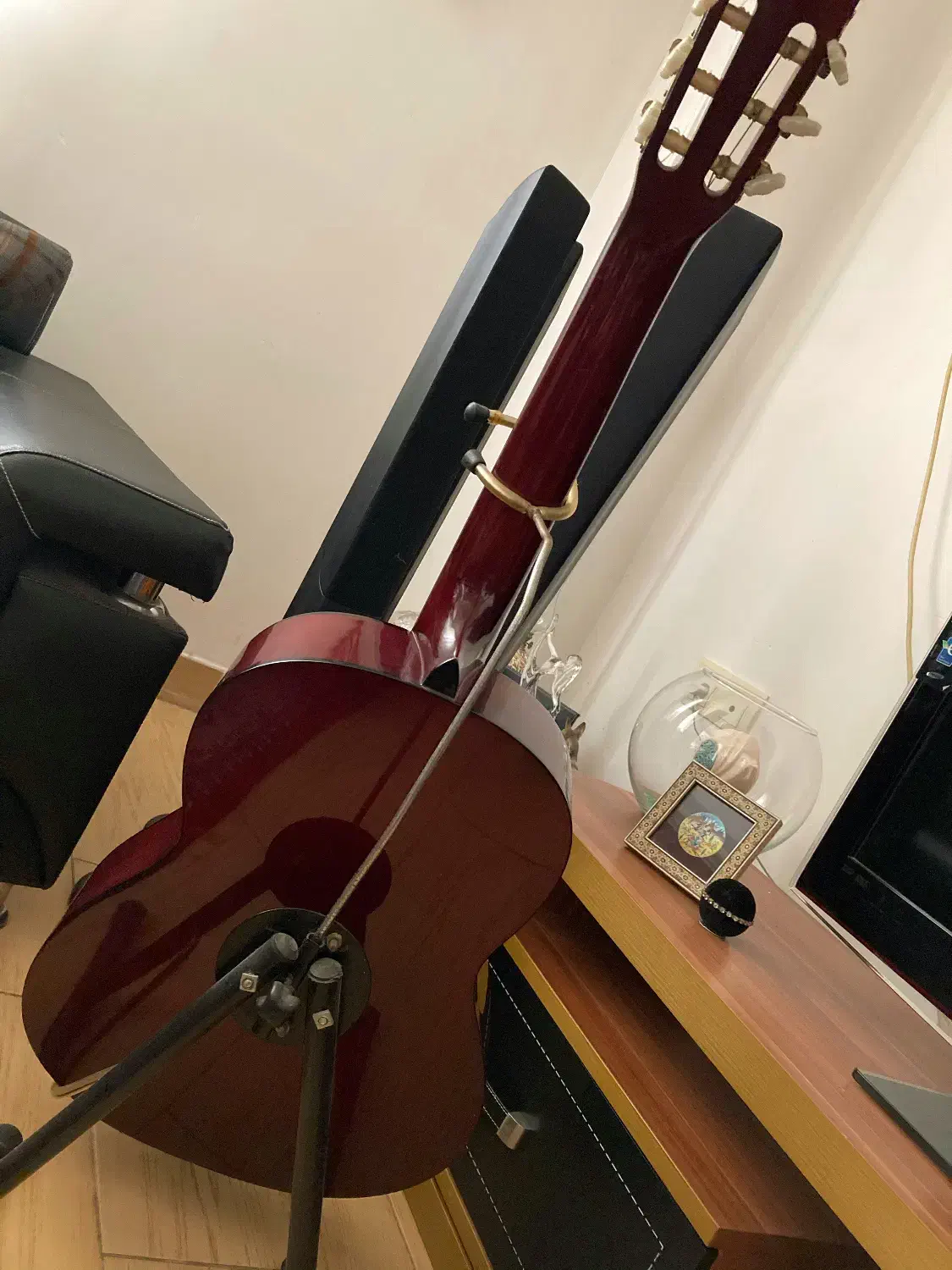 گیتار برند Andante|گیتار، بیس، امپلیفایر|لاهیجان, انقلاب|دیوار