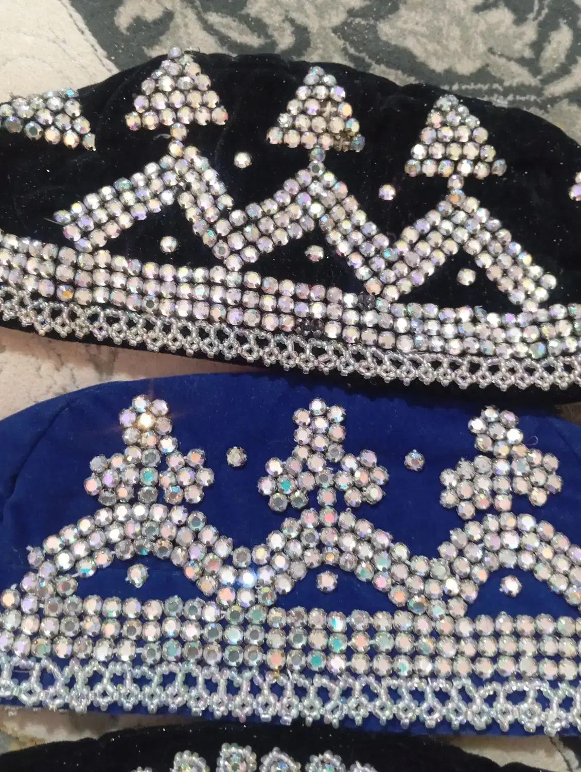 کلاه یا لچک|لباس|یاسوج, |دیوار