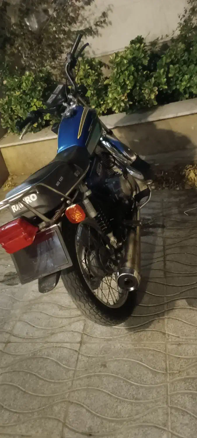 هندا موتور در حد خشک عین موتورهای ترکیده دیوار نیس|موتورسیکلت|اراک, |دیوار