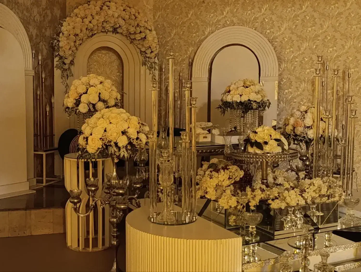 مرسم تالارچهار گل مهدیشهر|خدمات پذیرایی، مراسم|سمنان, |دیوار