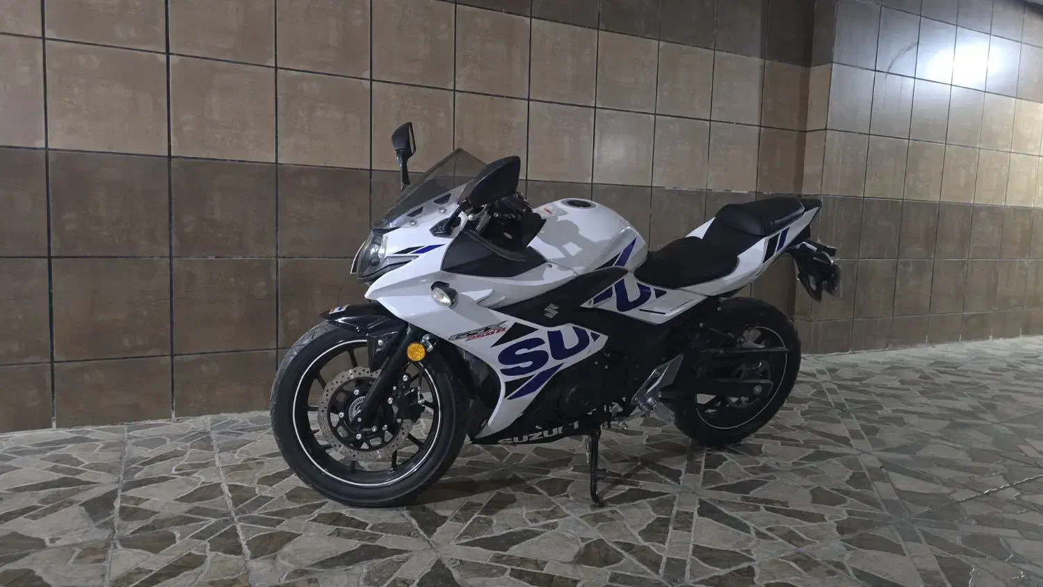 موتور سیکلت سوزوکی gsx250|موتورسیکلت|مشهد, نیروی هوایی|دیوار