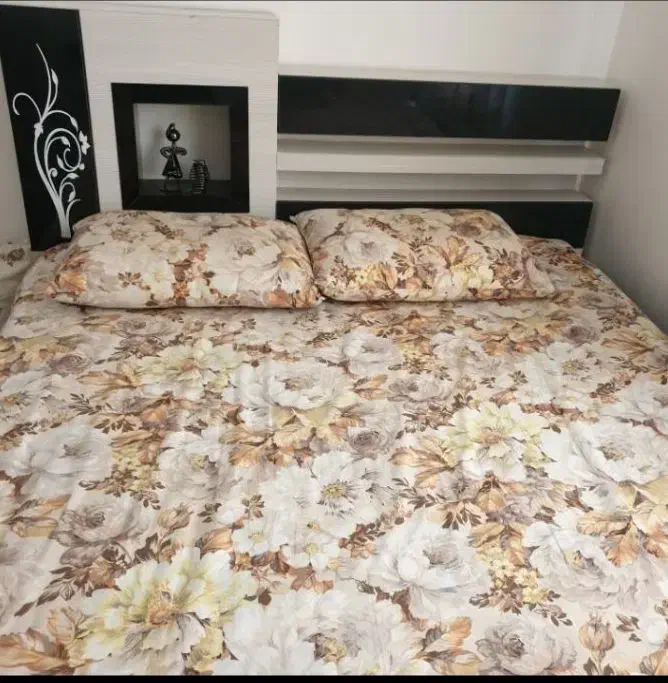 یه سرویس تخت جادار و تشک و آینه دراورسالم وجادار|تخت و سرویس خواب|اقبالیه, |دیوار