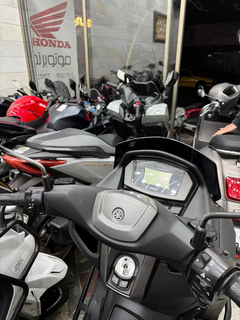 یاماها NMAX انمکس ان مکس درحد خشک 1402|موتورسیکلت|تهران, منیریه|دیوار