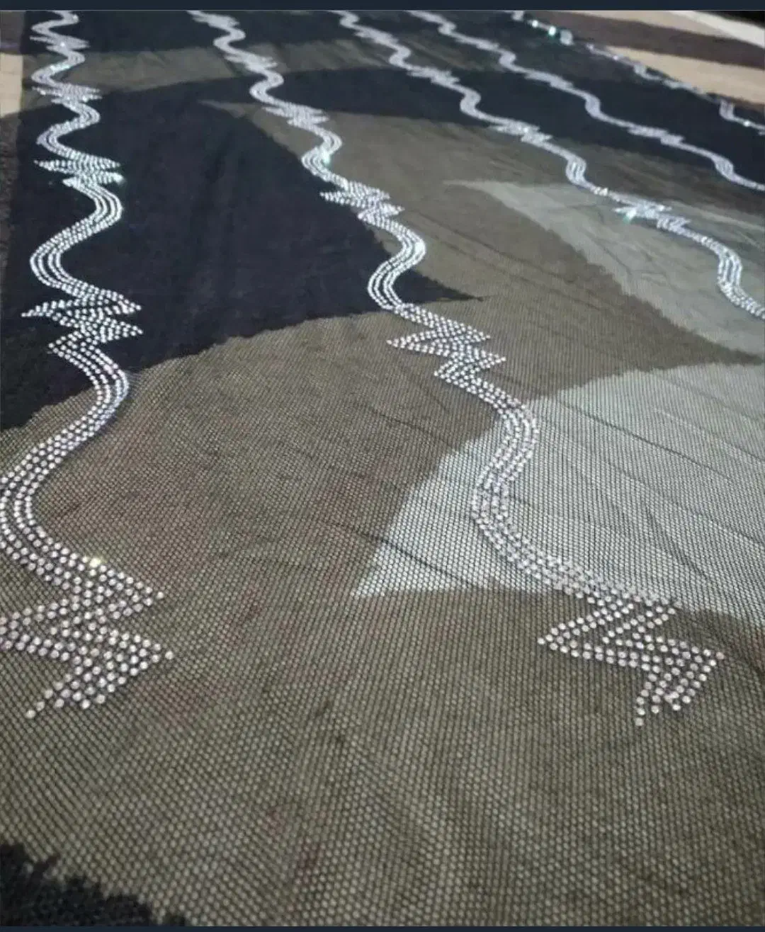 نگین کوبی|لباس|میناب, |دیوار