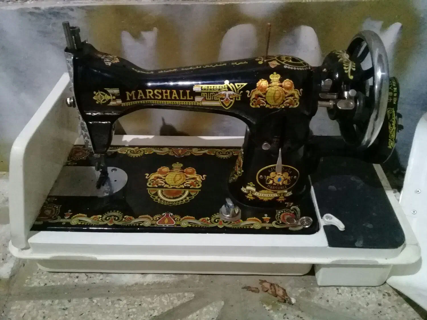 چرخ خیاطی و کمد و تخت|چرخ خیاطی و ریسندگی|اردبیل, |دیوار