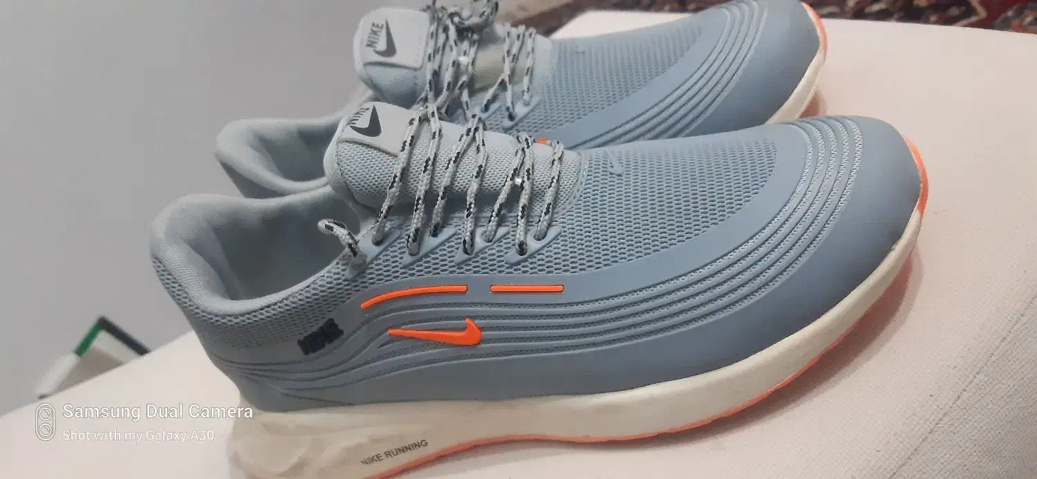 کفش نایک ۴۴|کیف، کفش، کمربند|صدرا-فارس, فاز ۱|دیوار