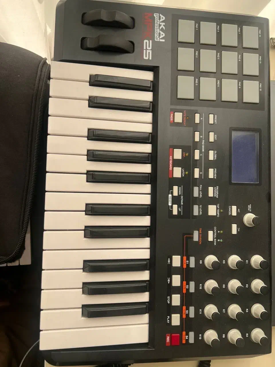 میدی کنترل کیبرد  اکایی mpk 25|پیانو، کیبورد، آکاردئون|تهران, افسریه شمالی|دیوار