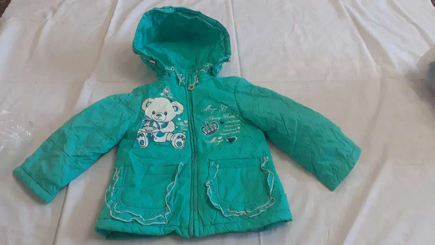 تعدادی لباس زمستانه بچه گانه|کفش و لباس بچه|صدرا-فارس, فاز ۱|دیوار